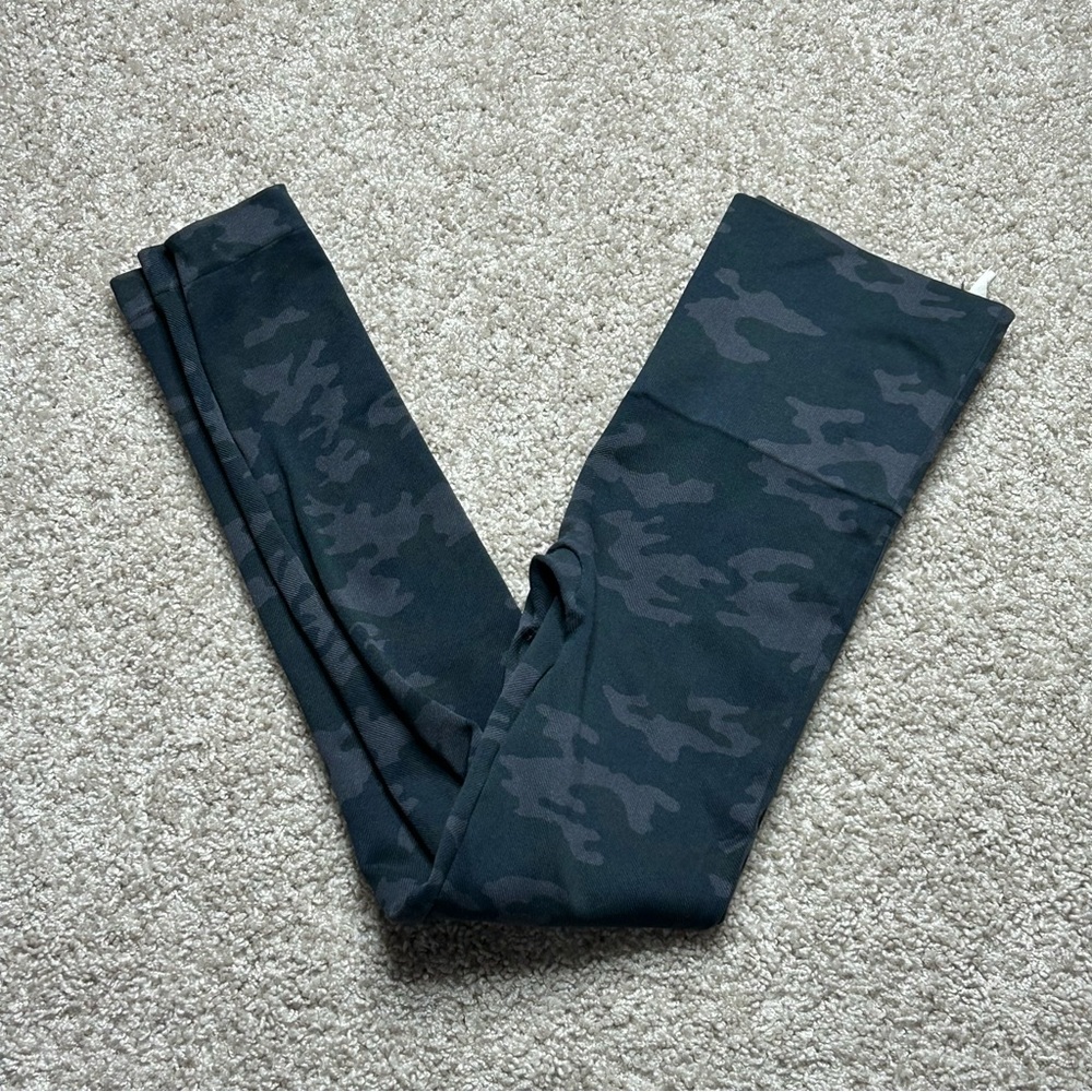SPANX Look At Me Now Camo Seamless Leggings